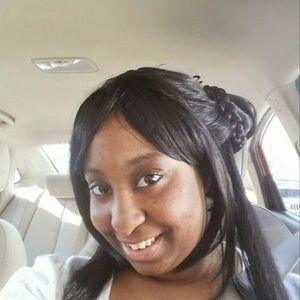 Meet your Posher, Nakisha